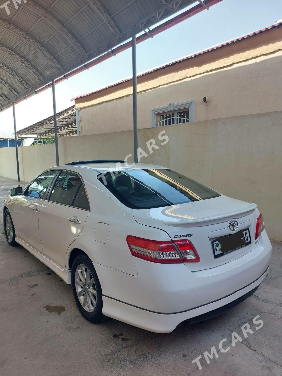 Toyota Camry 2011 - 190 000 TMT - Büzmeýin - img 3