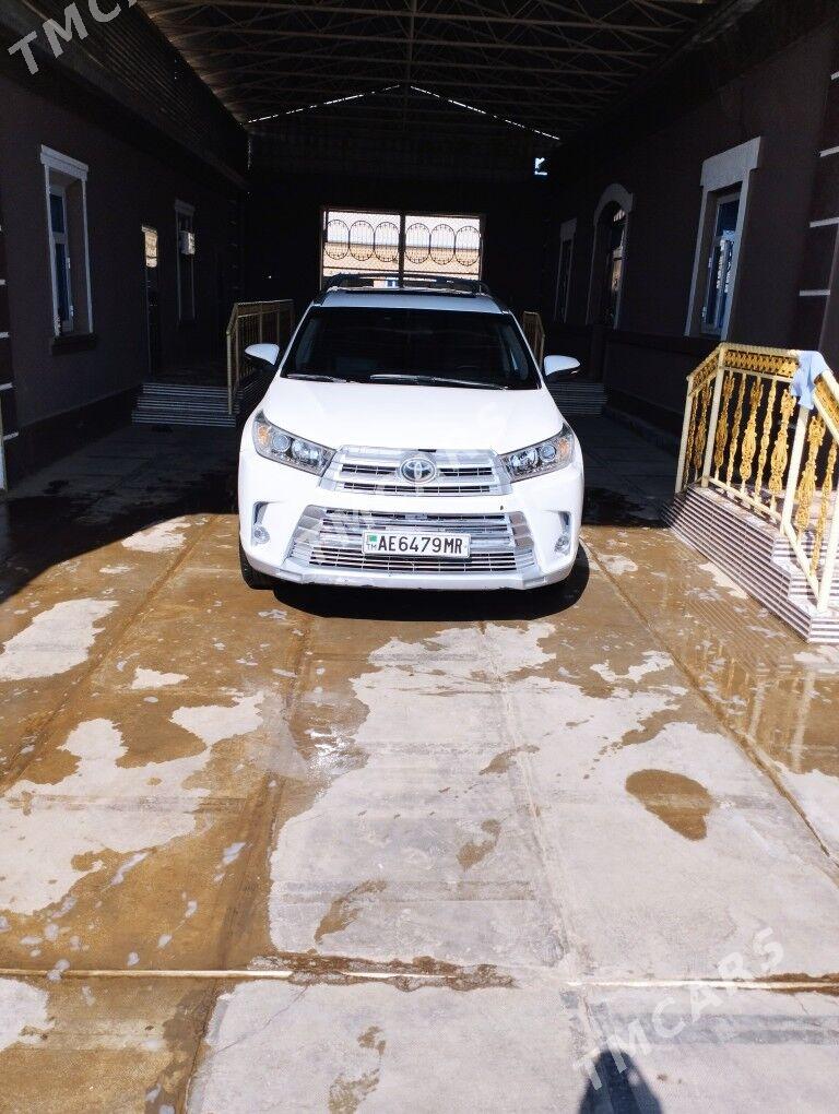 Toyota Highlander 2018 - 400 000 TMT - Мары - img 9