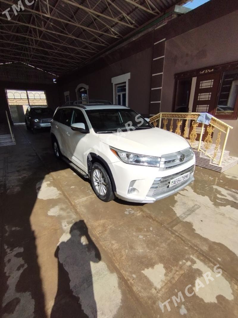 Toyota Highlander 2018 - 400 000 TMT - Мары - img 4