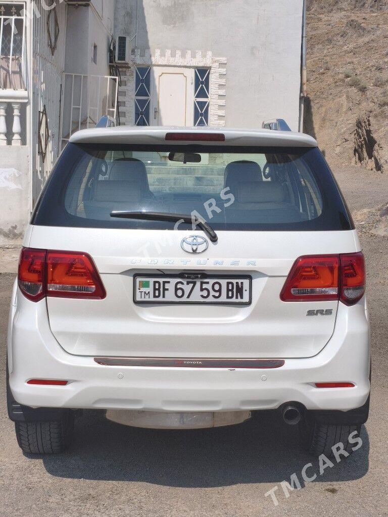Toyota Fortuner 2013 - 320 000 TMT - Türkmenbaşy - img 4