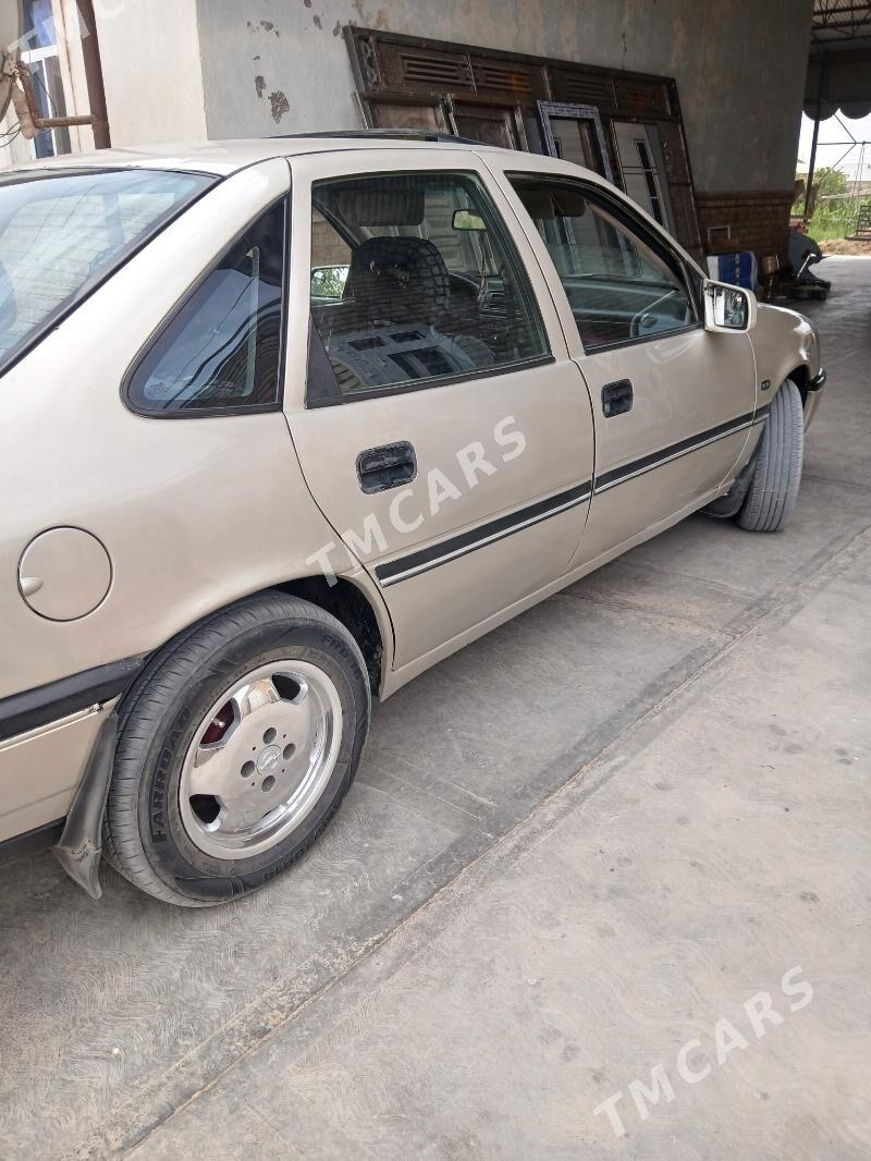 Opel Vectra 1990 - 43 000 TMT - Мары - img 3