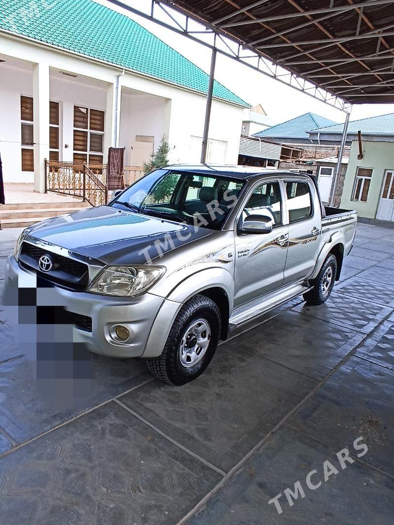 Toyota Hilux 2011 - 275 000 TMT - Balkanabat - img 3