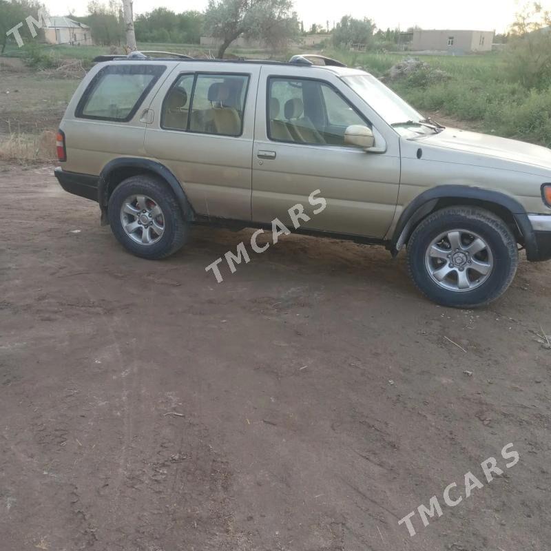 Nissan Pathfinder 1996 - 46 000 TMT - Гурбансолтан Едже - img 4