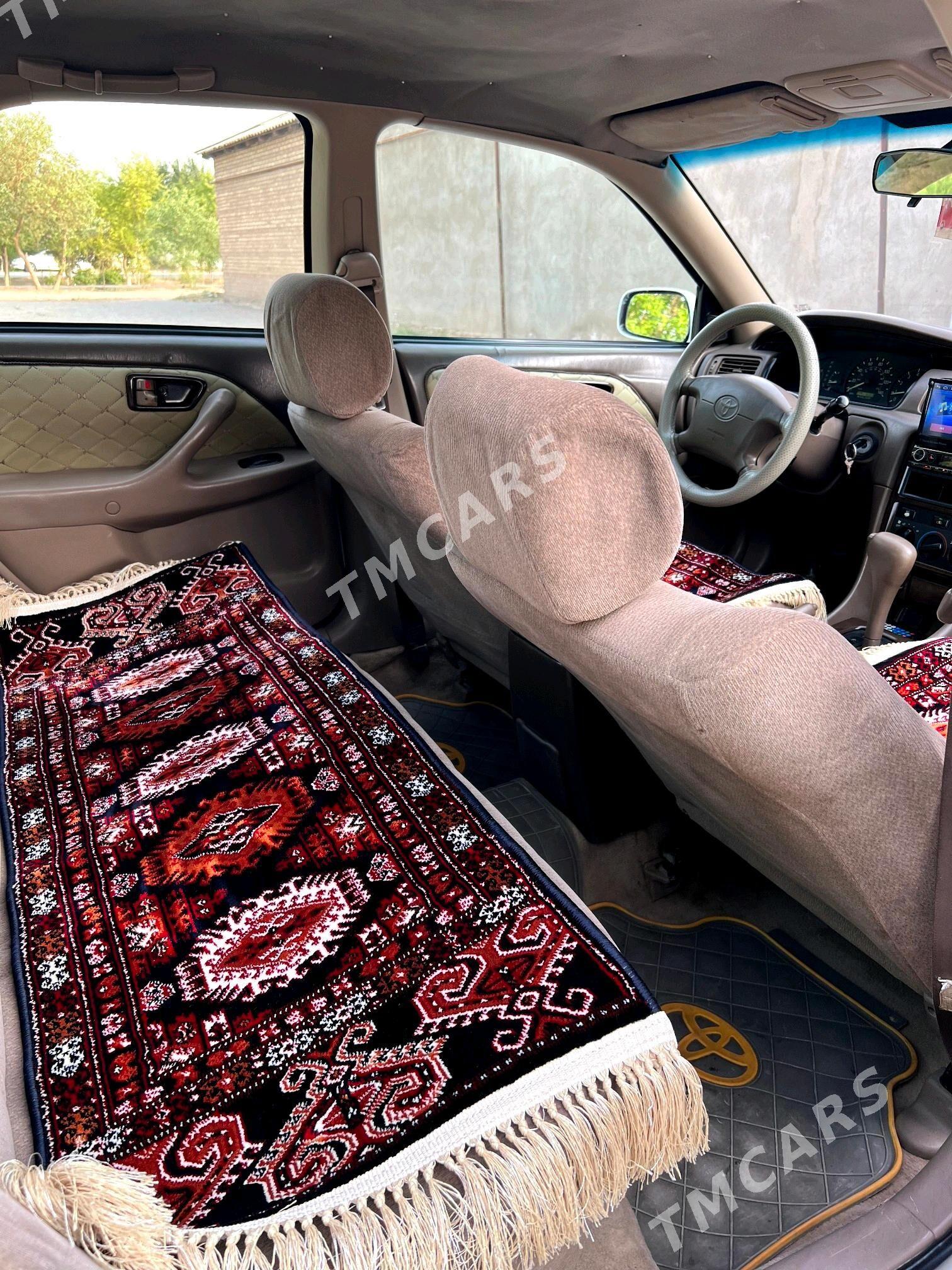 Toyota Camry 2000 - 118 000 TMT - Теджен - img 10