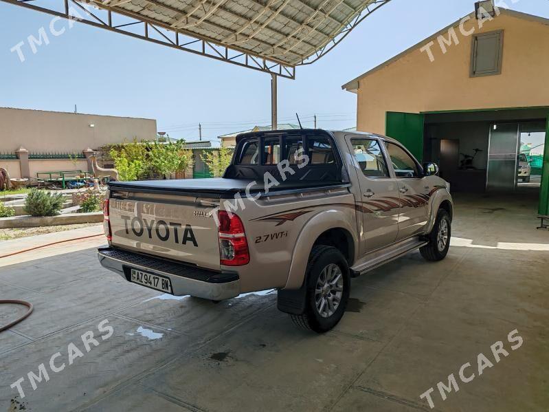 Toyota Hilux 2014 - 420 000 TMT - Hazar - img 2