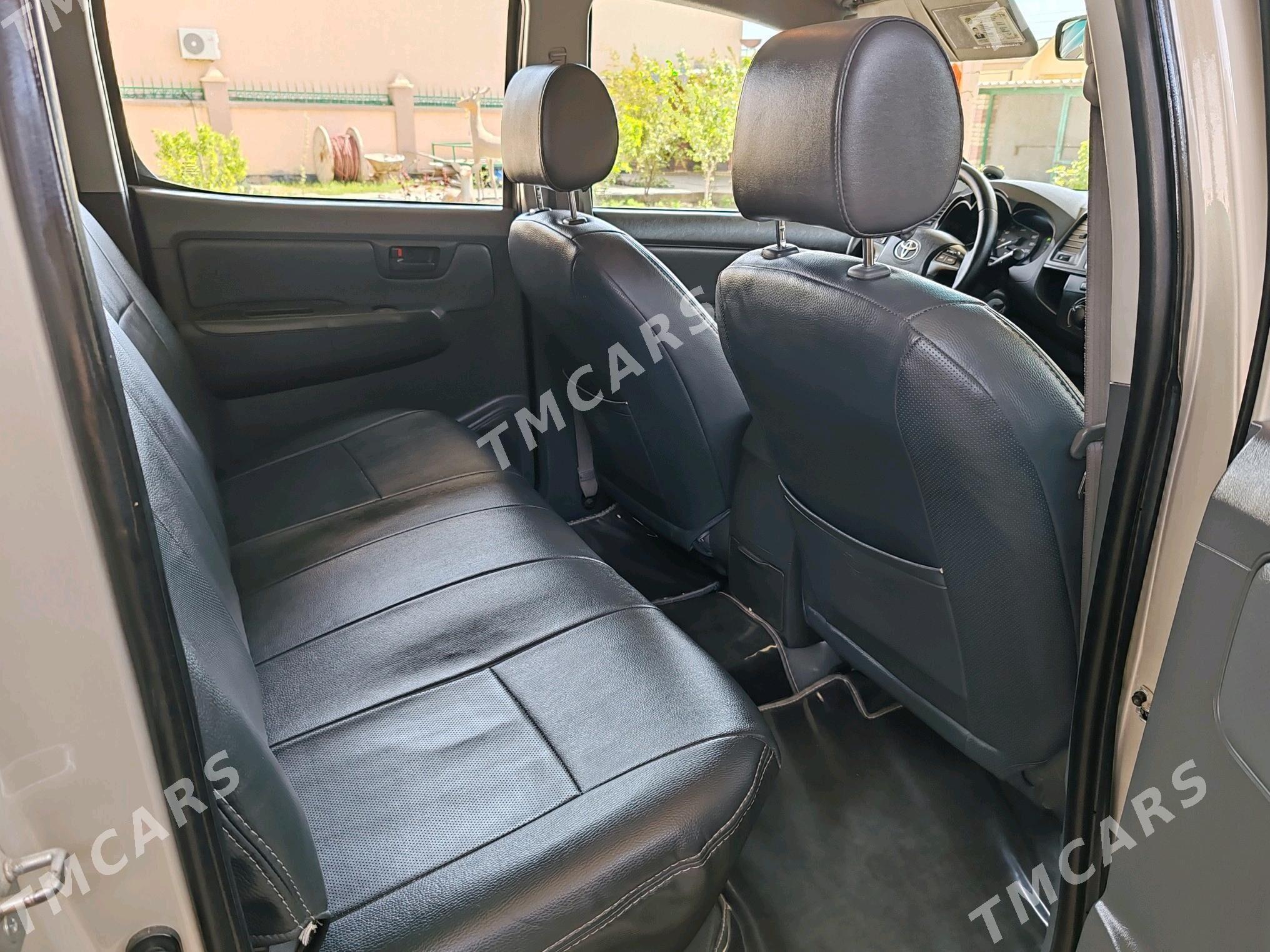 Toyota Hilux 2014 - 420 000 TMT - Hazar - img 6