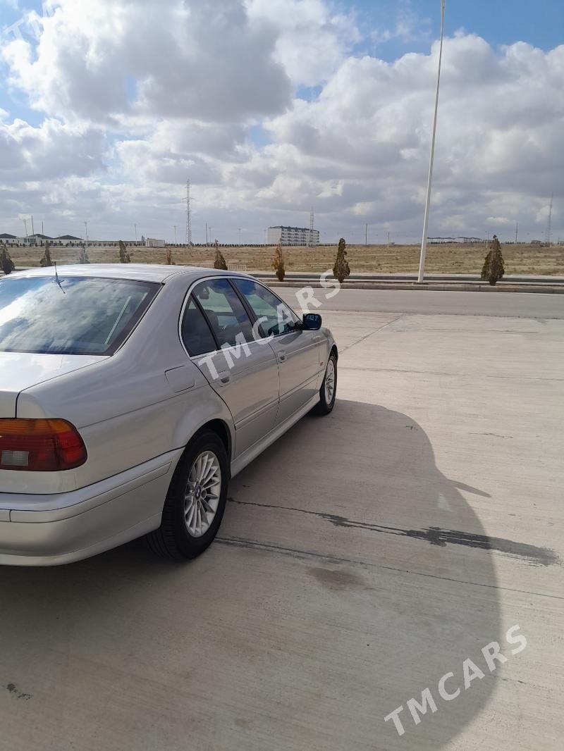 BMW E39 2003 - 130 000 TMT - Балканабат - img 5
