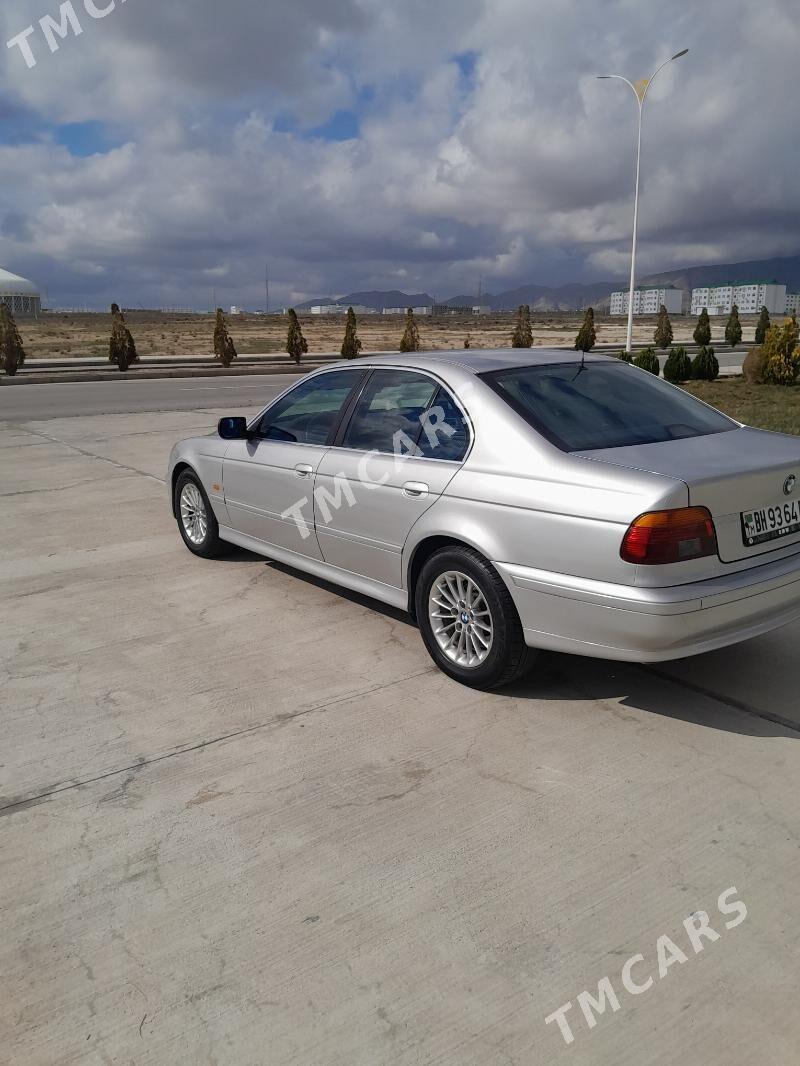 BMW E39 2003 - 130 000 TMT - Балканабат - img 2