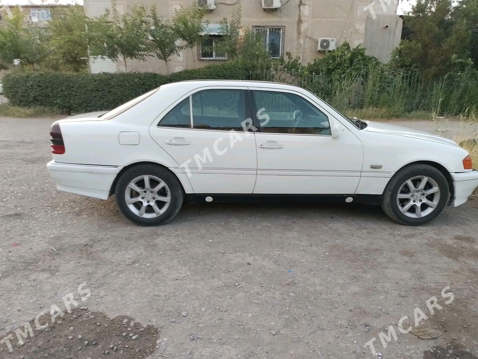 Mercedes-Benz C-Class 1995 - 50 000 TMT - Туркменабат - img 3