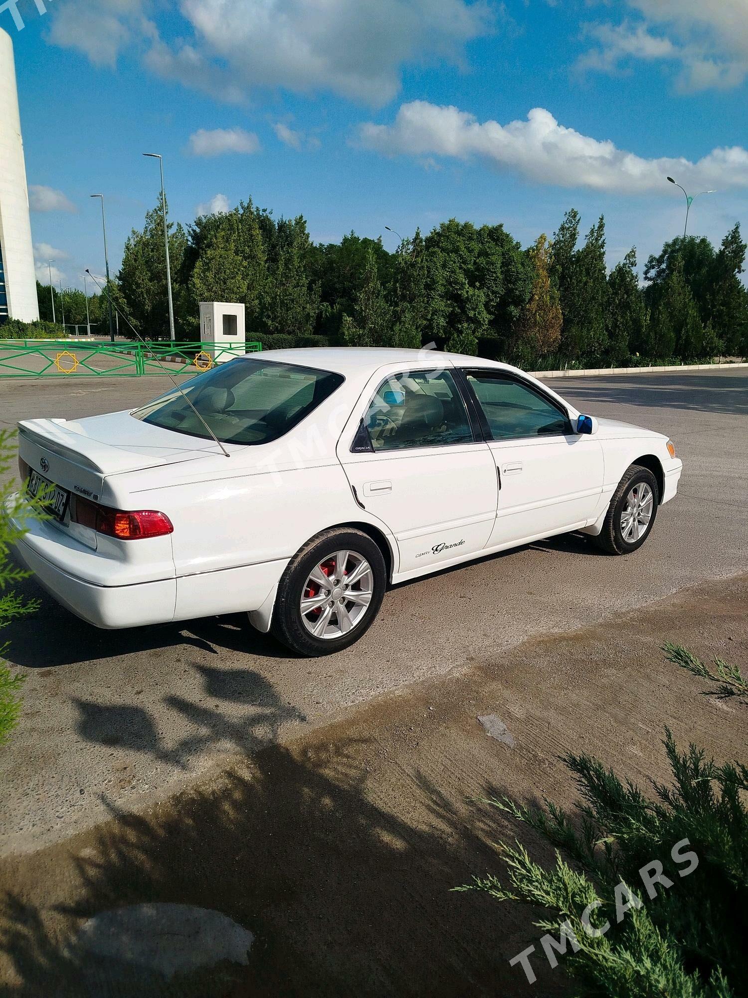 Toyota Camry 1998 - 110 000 TMT - Дашогуз - img 5