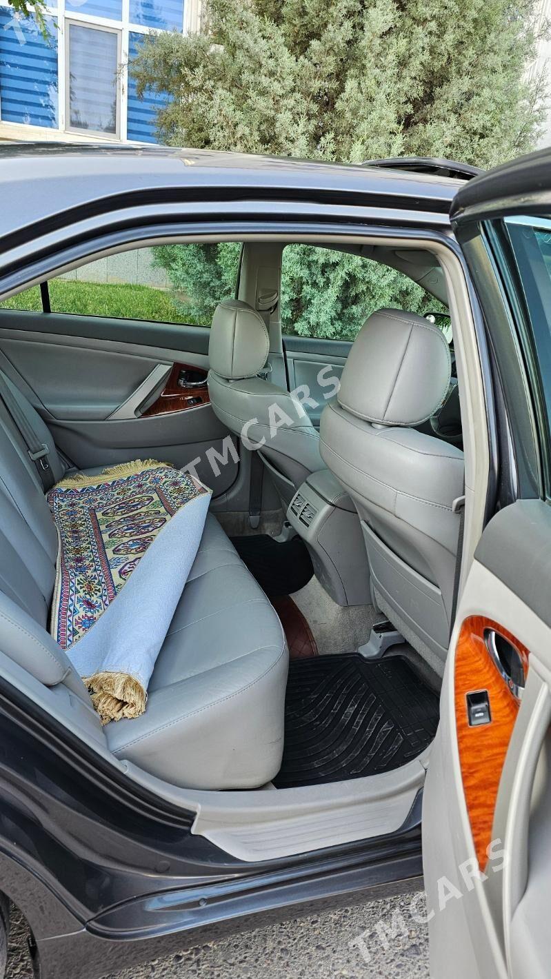 Toyota Camry 2010 - 200 000 TMT - Мары - img 3