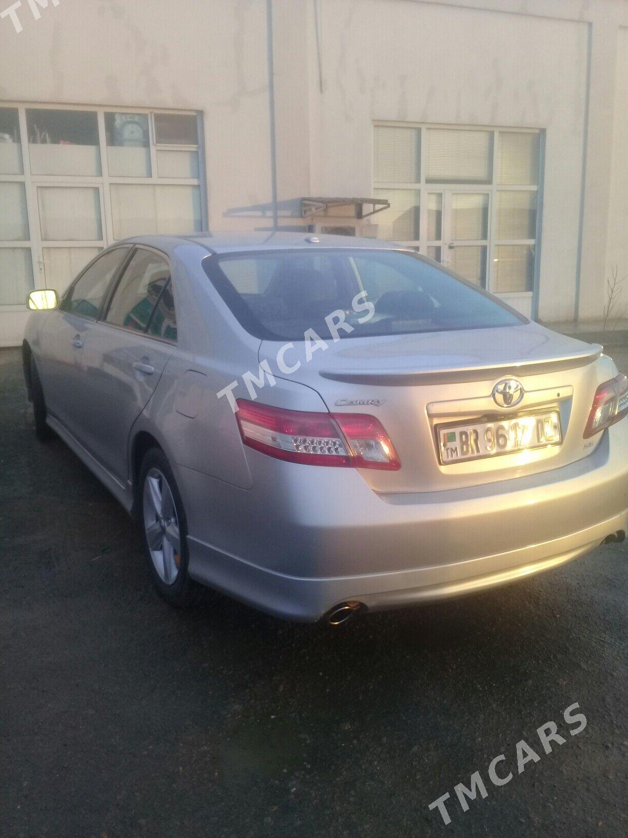 Toyota Camry 2011 - 200 000 TMT - Гурбансолтан Едже - img 3