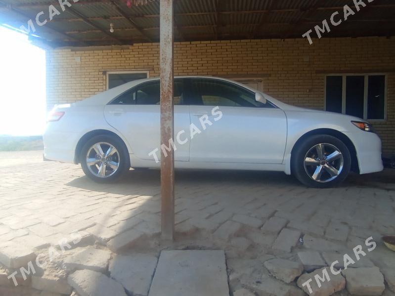 Toyota Camry 2011 - 170 000 TMT - Baýramaly - img 2