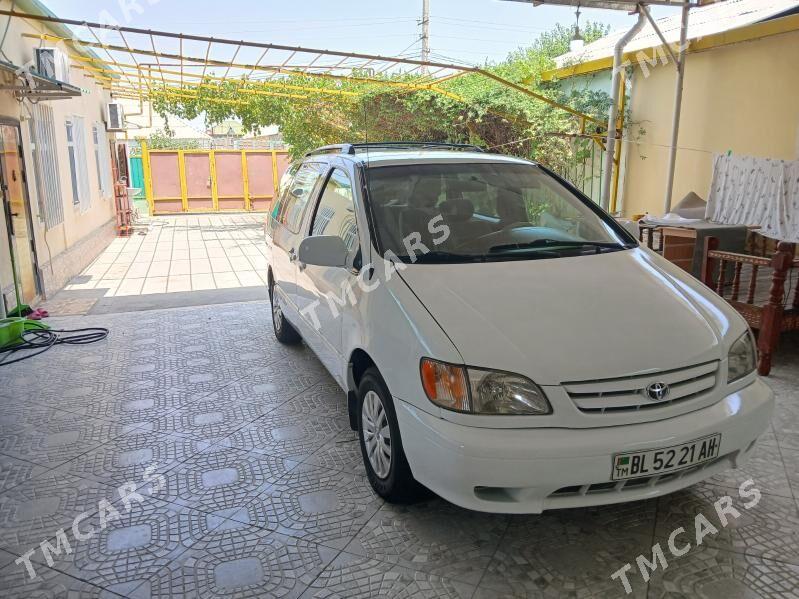 Toyota Sienna 2002 - 140 000 TMT - Анев - img 5