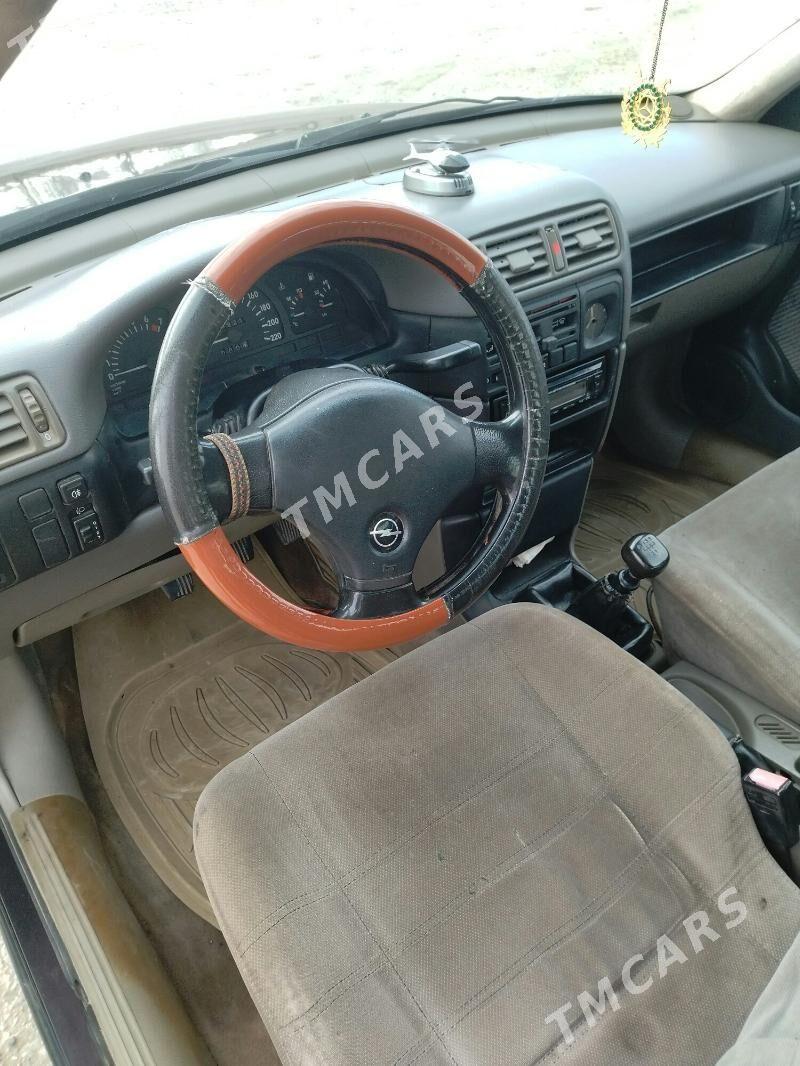 Opel Vectra 1992 - 35 000 TMT - Саят - img 4