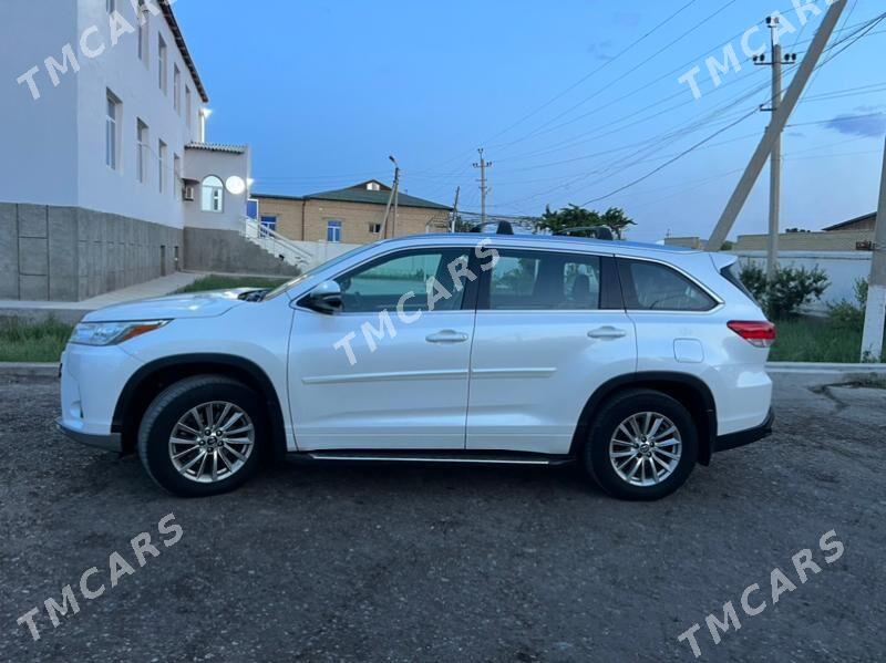 Toyota Highlander 2018 - 407 000 TMT - Дянев - img 3