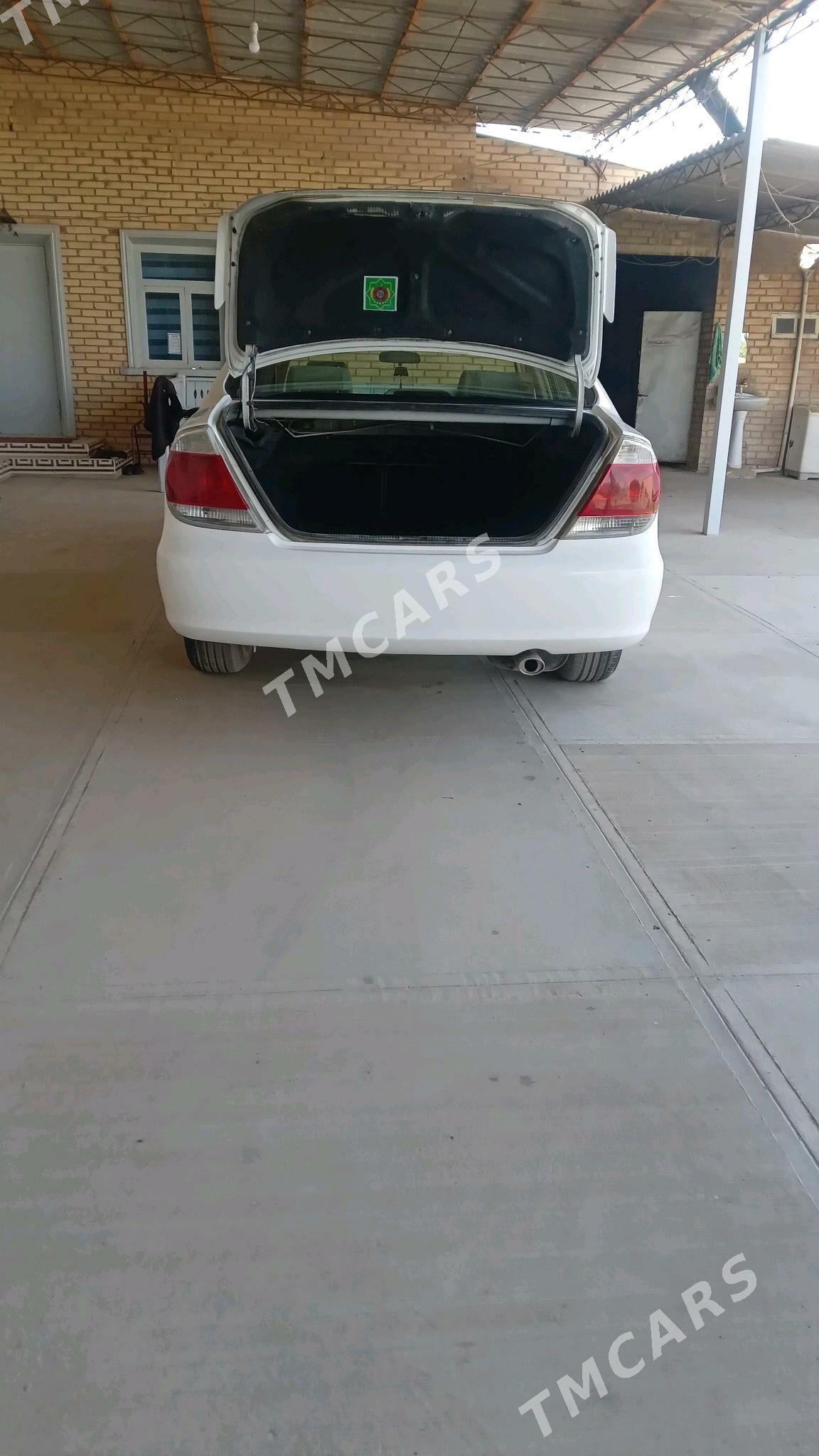 Toyota Camry 2003 - 140 000 TMT - Halaç - img 3