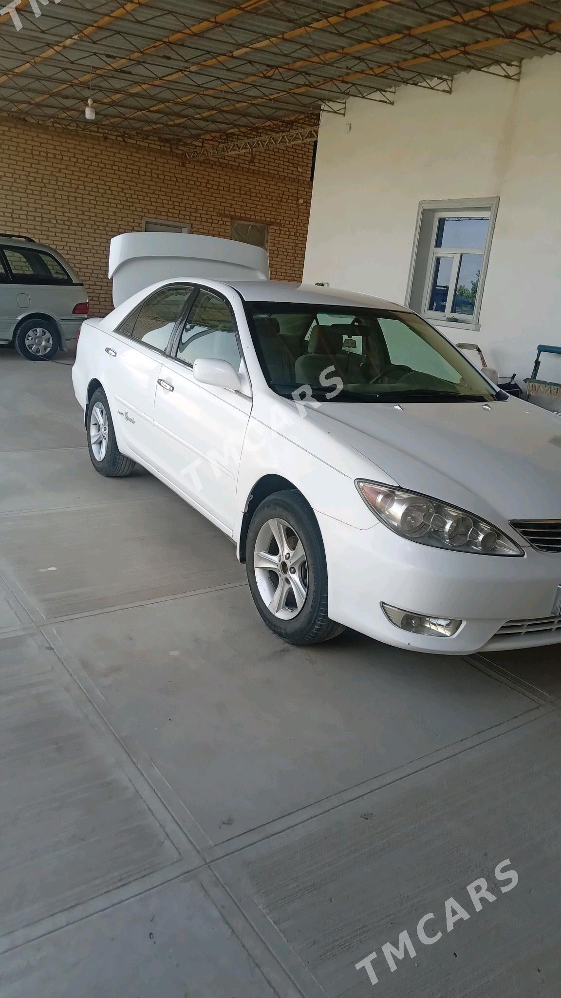 Toyota Camry 2003 - 140 000 TMT - Halaç - img 4