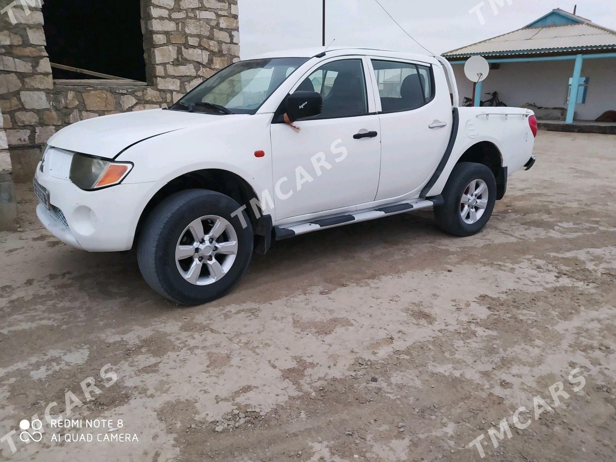 Mitsubishi L200 2007 - 115 000 TMT - Гумдаг - img 2