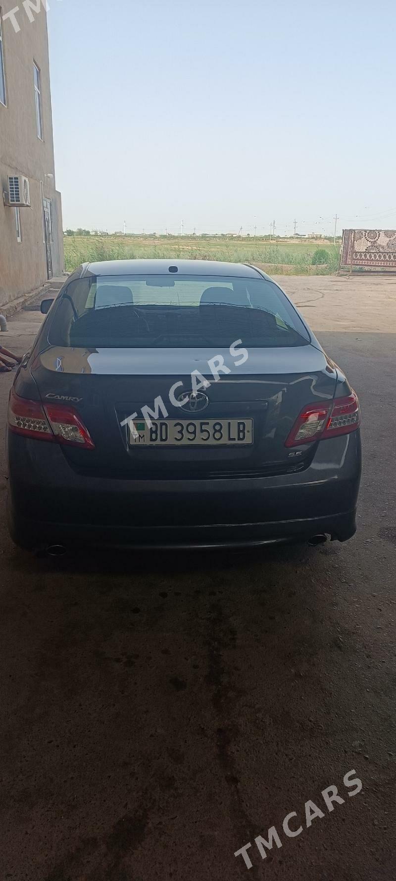 Toyota Camry 2010 - 190 000 TMT - Чарджоу - img 3