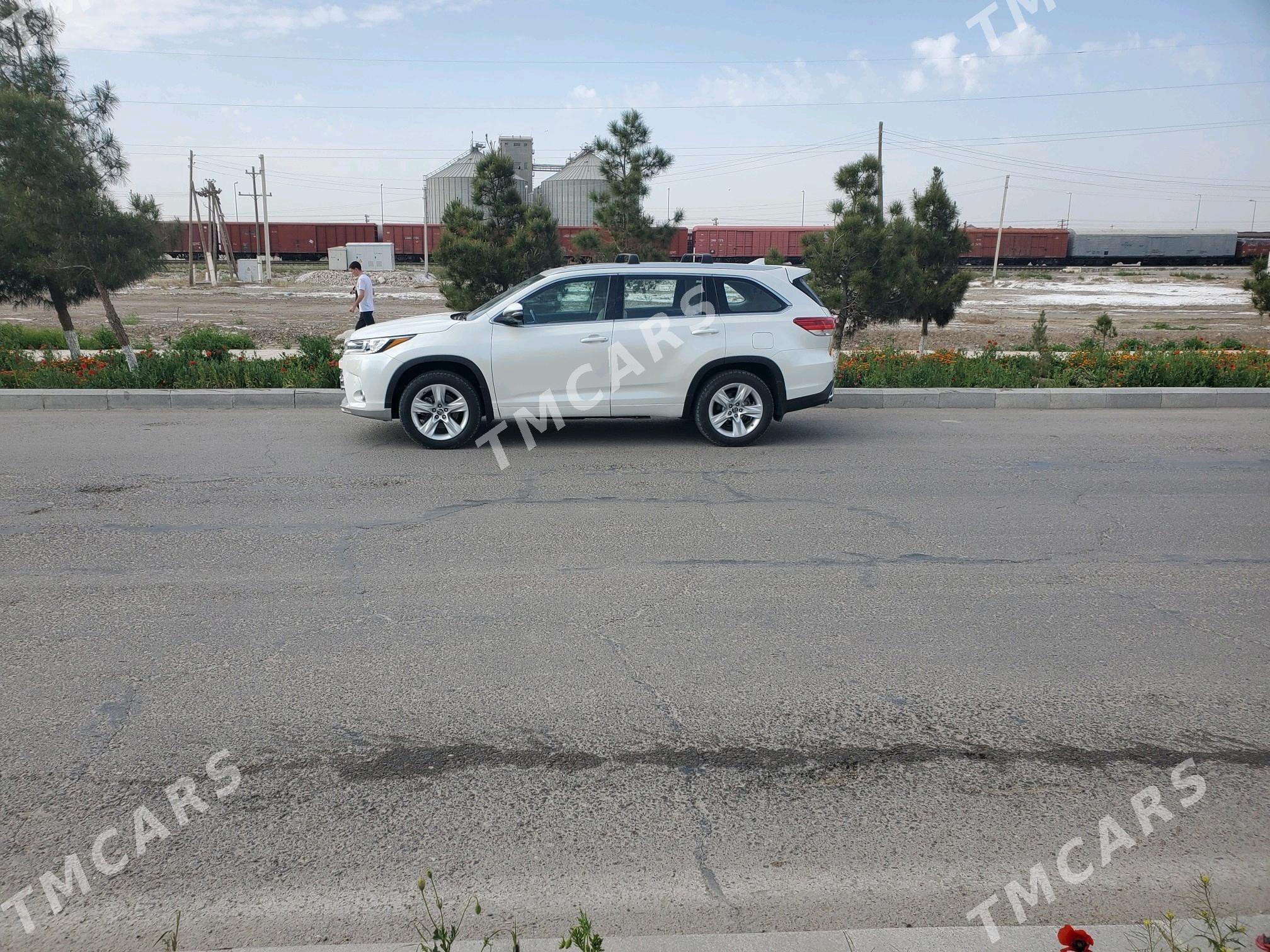 Toyota Highlander 2017 - 470 000 TMT - Baýramaly - img 6