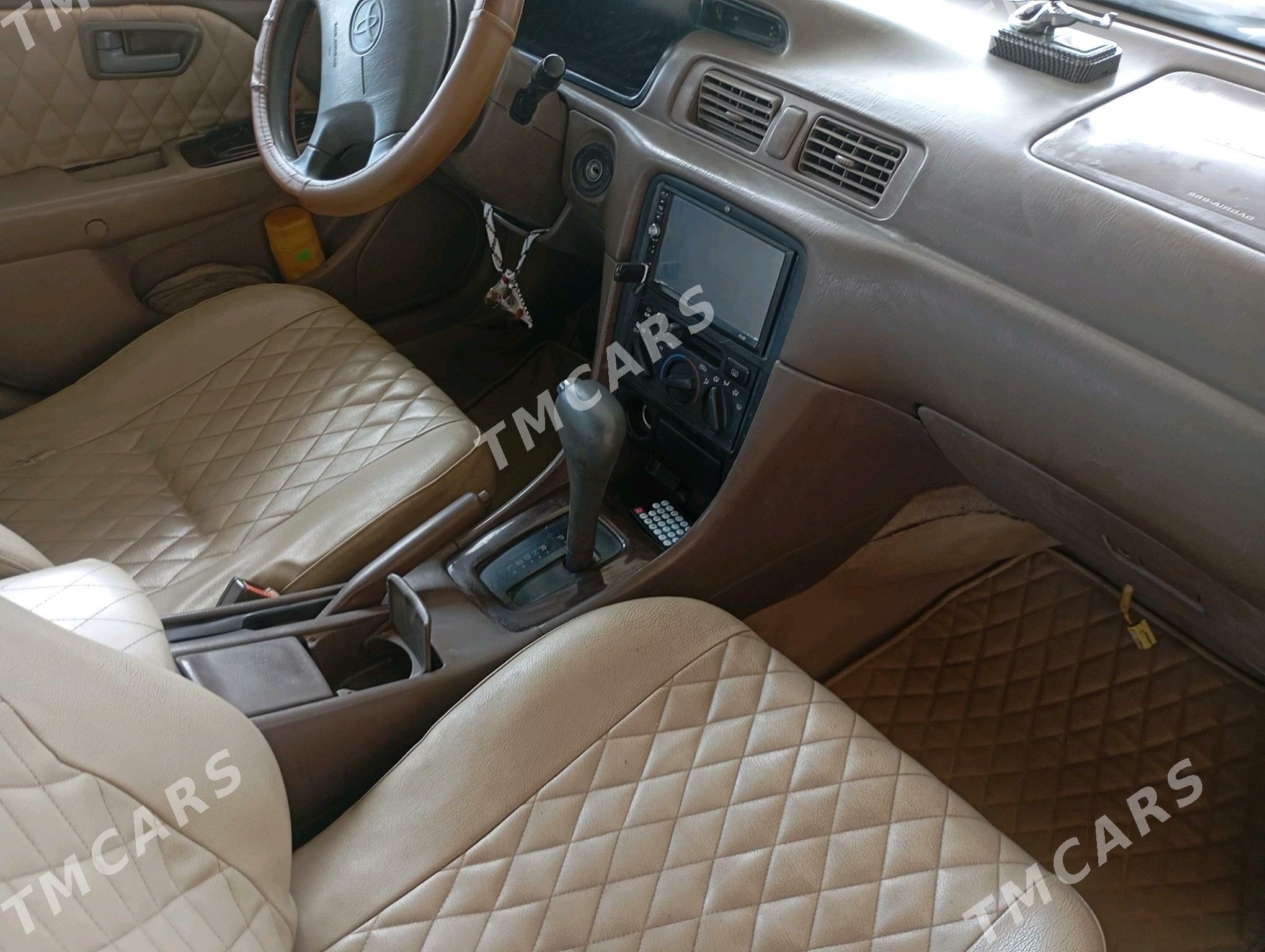 Toyota Camry 2001 - 115 000 TMT - Сакарчага - img 2