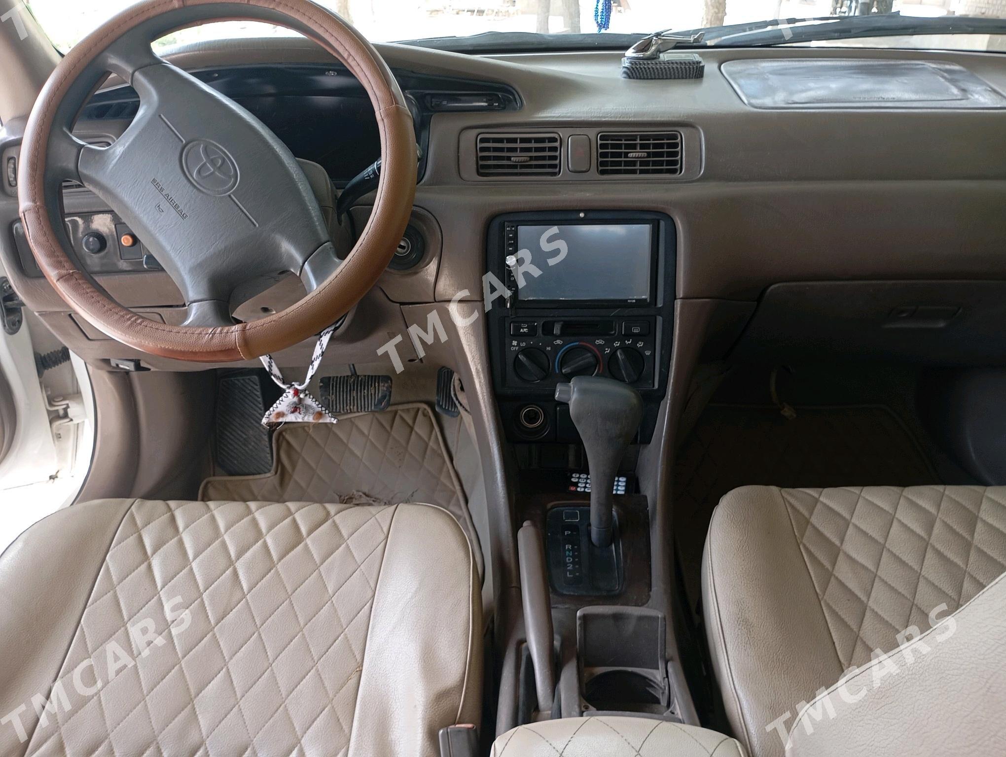 Toyota Camry 2001 - 115 000 TMT - Сакарчага - img 5