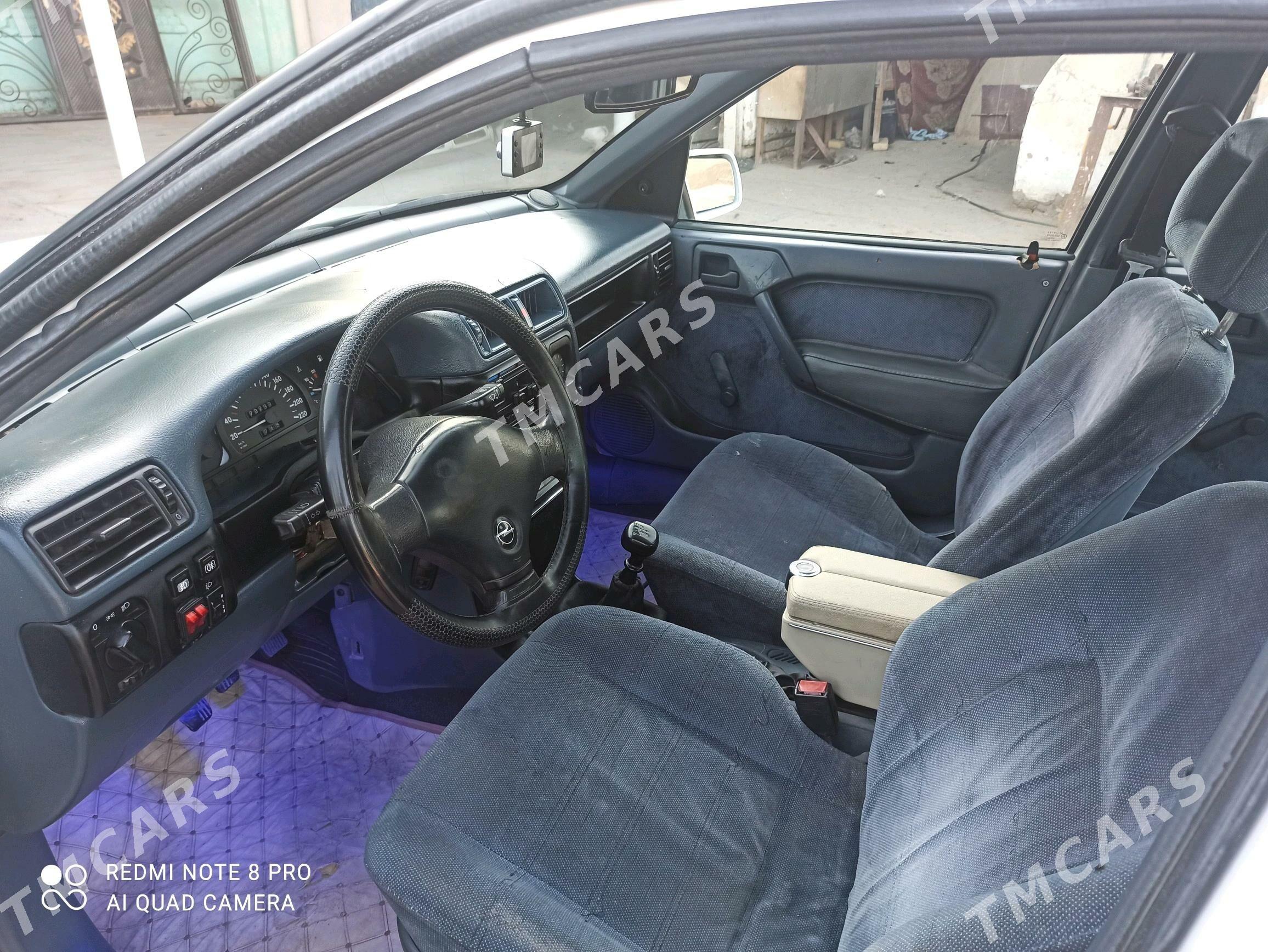 Opel Vectra 1991 - 36 000 TMT - Векильбазар - img 6
