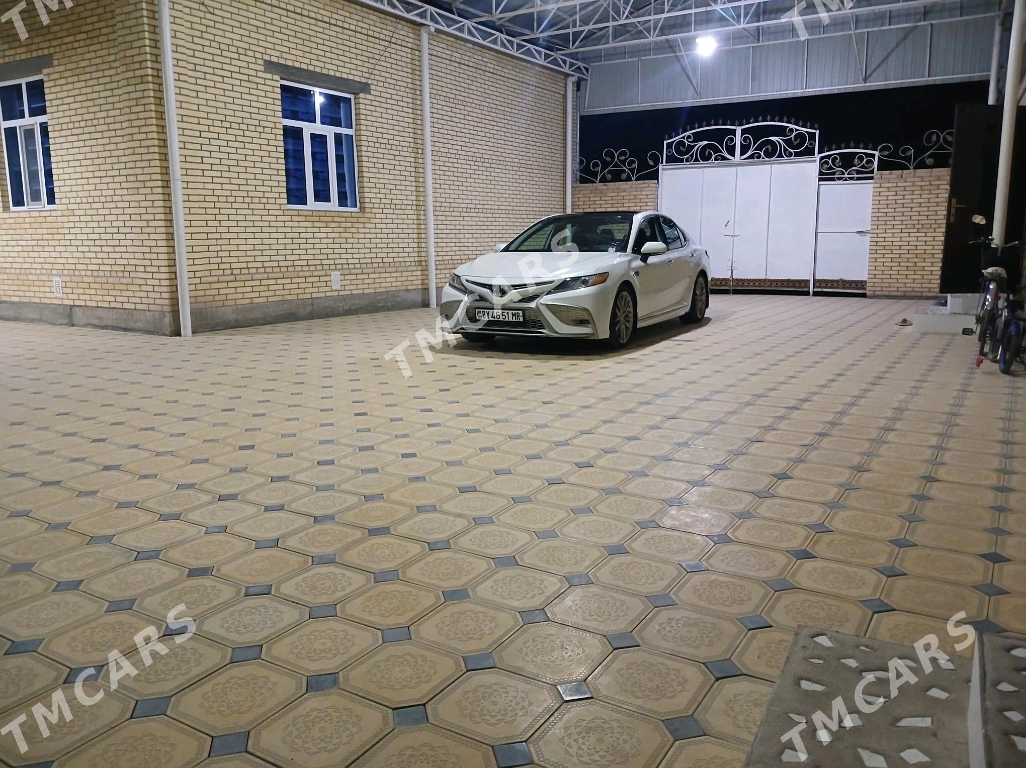 Toyota Camry 2022 - 390 000 TMT - Байрамали - img 9