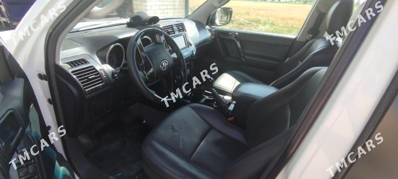 Toyota Land Cruiser Prado 2011 - 398 000 TMT - Дянев - img 5