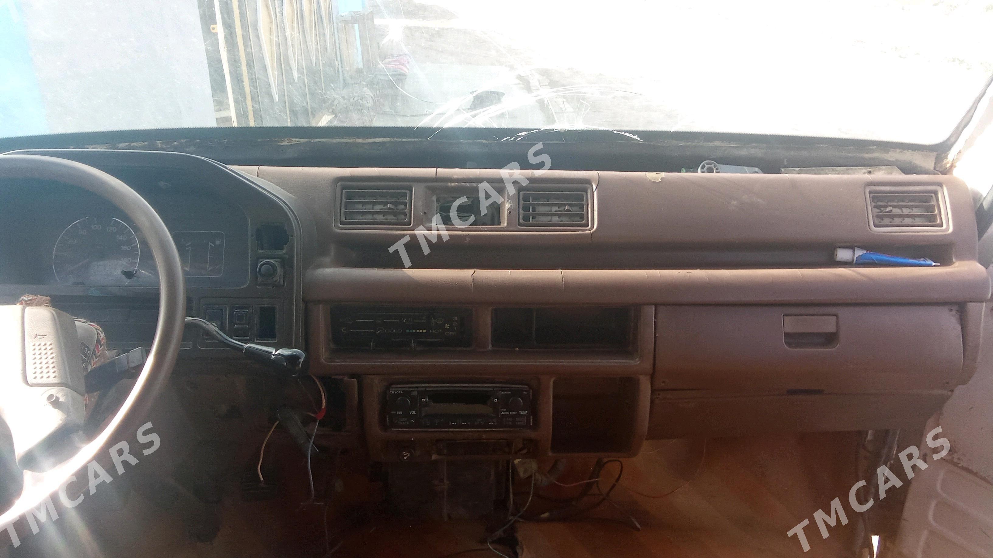 Toyota Hiace 1995 - 20 000 TMT - Туркменгала - img 2