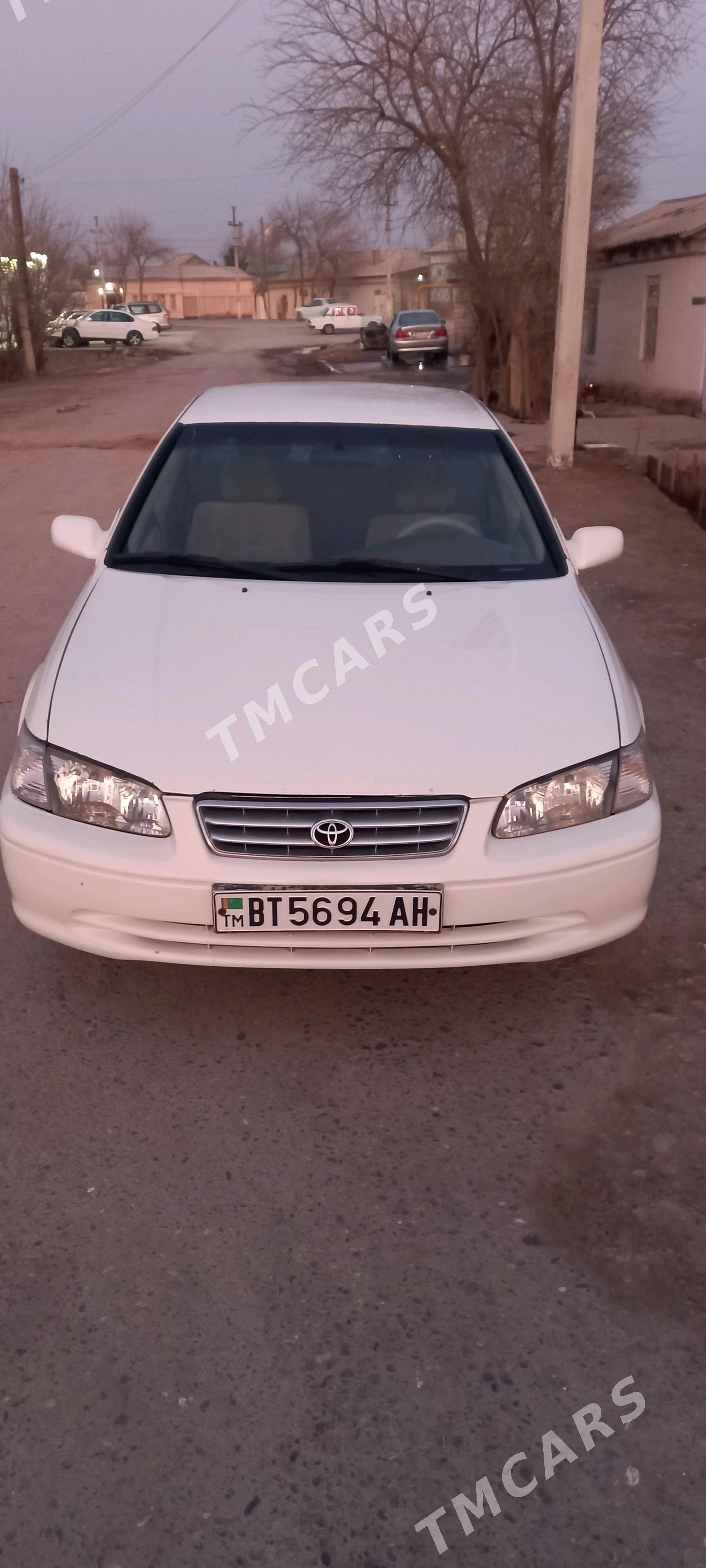 Toyota Camry 2000 - 102 000 TMT - Бедев - img 2
