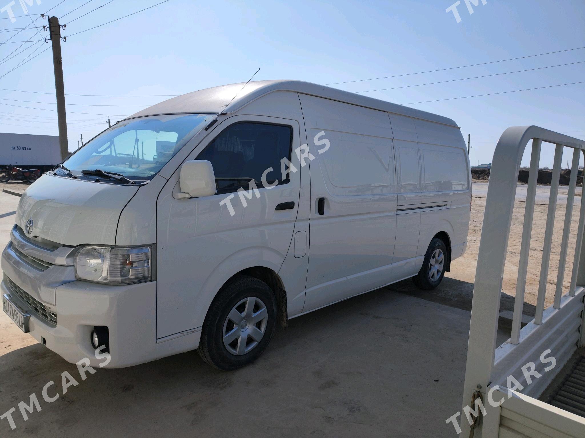 Toyota Hiace 2017 - 480 000 TMT - Hojambaz - img 2