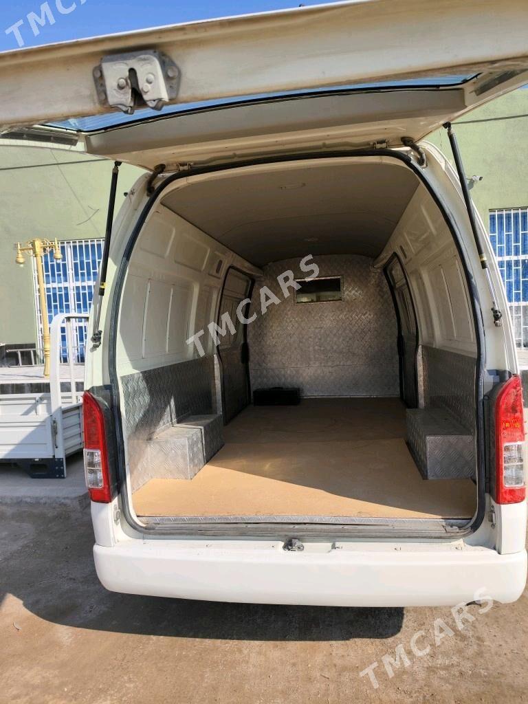 Toyota Hiace 2017 - 480 000 TMT - Hojambaz - img 4