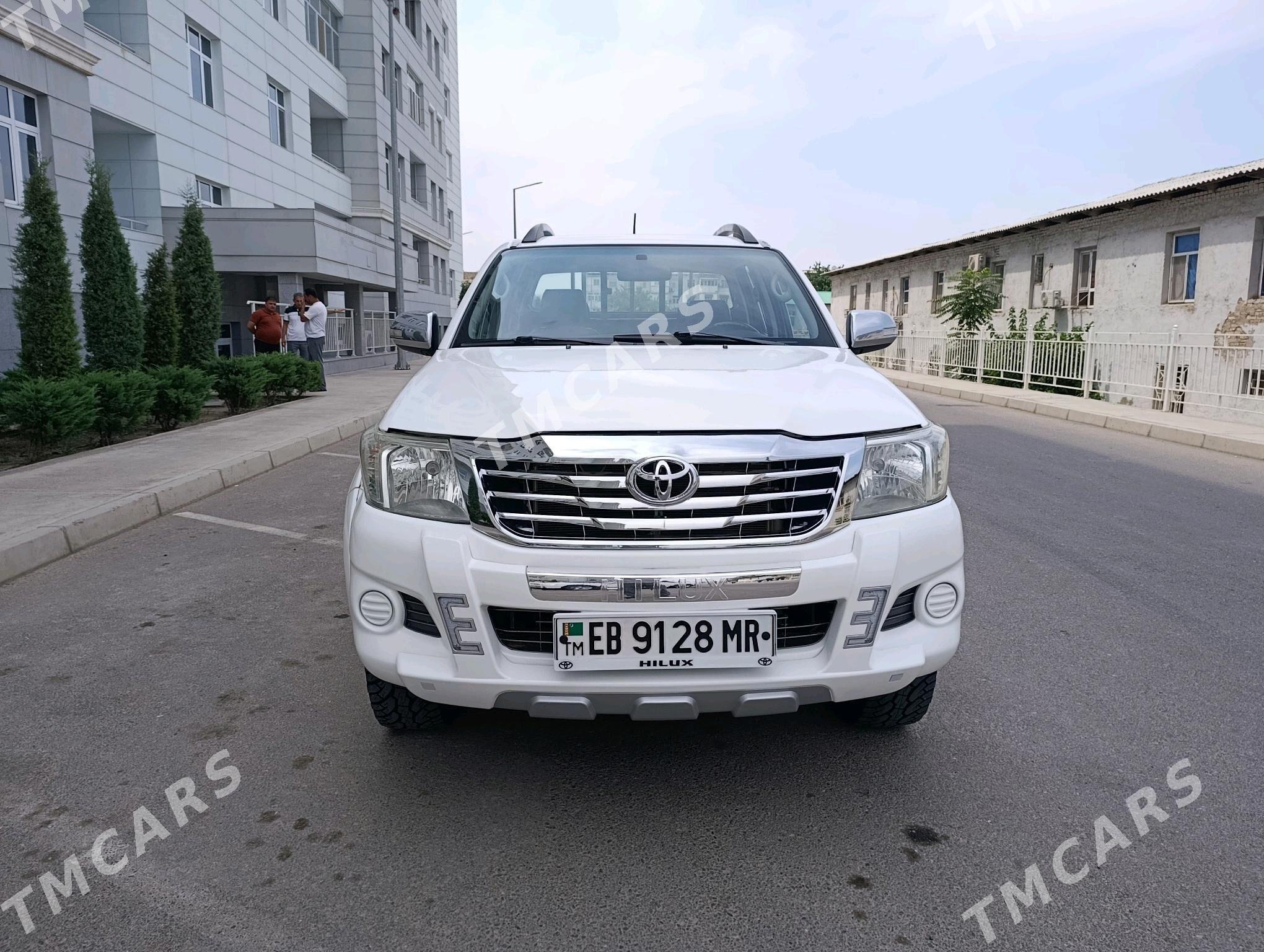 Toyota Hilux 2014 - 350 000 TMT - Мары - img 8