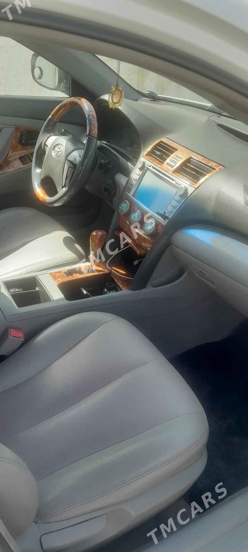 Toyota Camry 2010 - 125 000 TMT - Бахарден - img 2