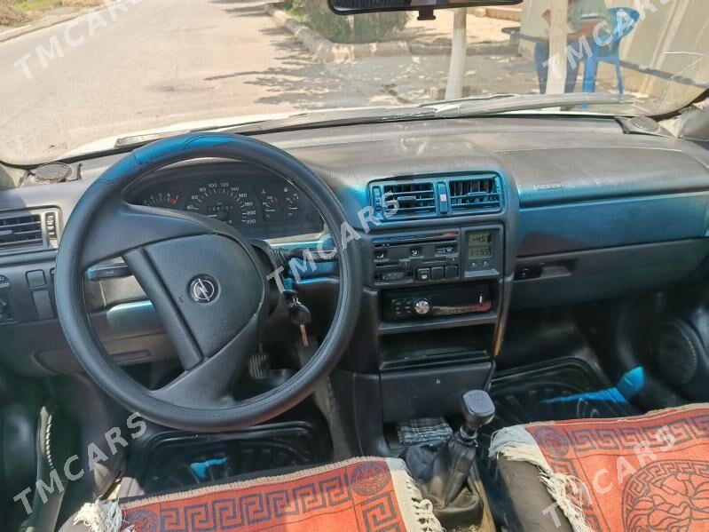 Opel Vectra 1995 - 26 000 TMT - Бузмеин - img 3