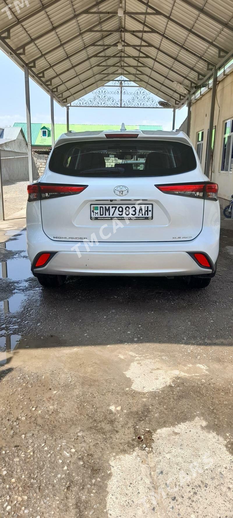 Toyota Highlander 2022 - 560 000 TMT - Aşgabat - img 4