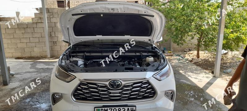 Toyota Highlander 2022 - 560 000 TMT - Aşgabat - img 9