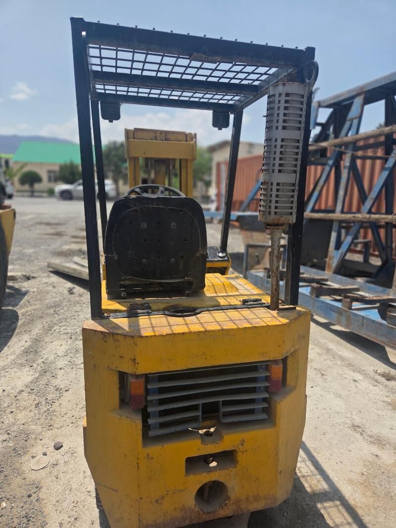 Kara Forklift 2000 - 30 000 TMT - Aşgabat - img 1