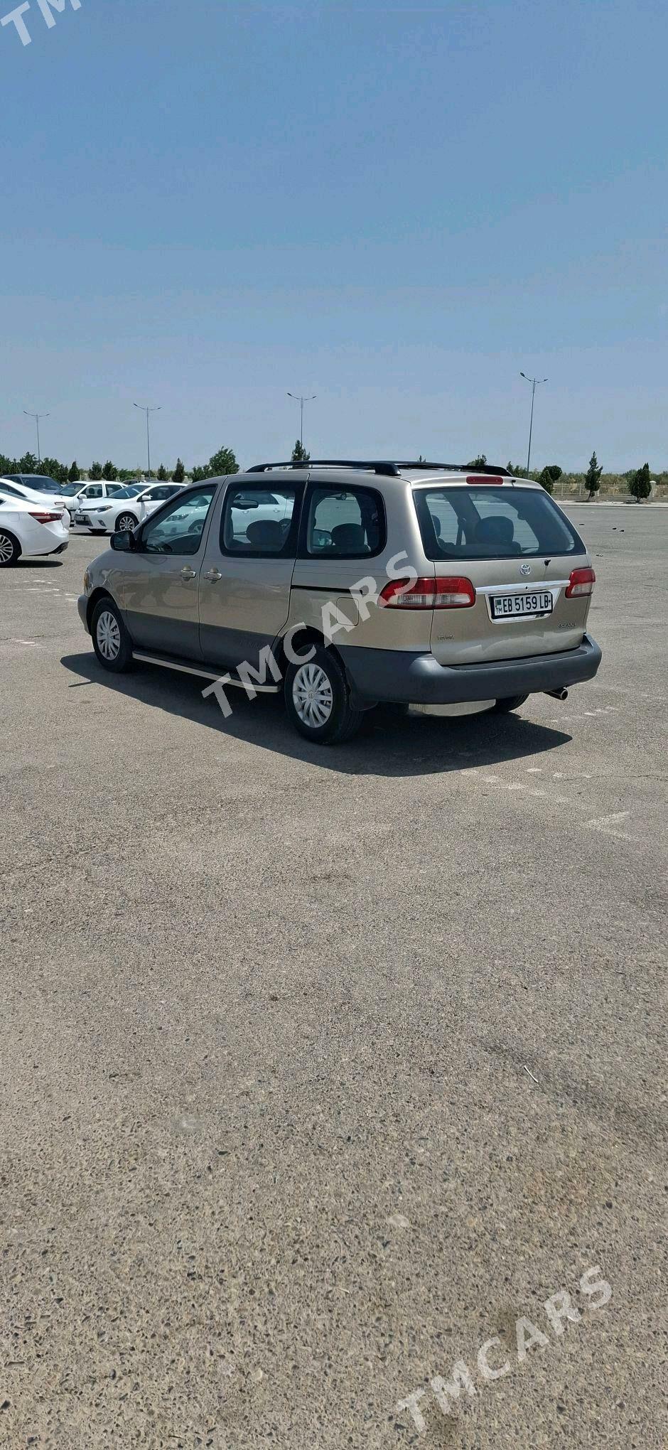 Toyota Sienna 2002 - 160 000 TMT - Farap - img 3