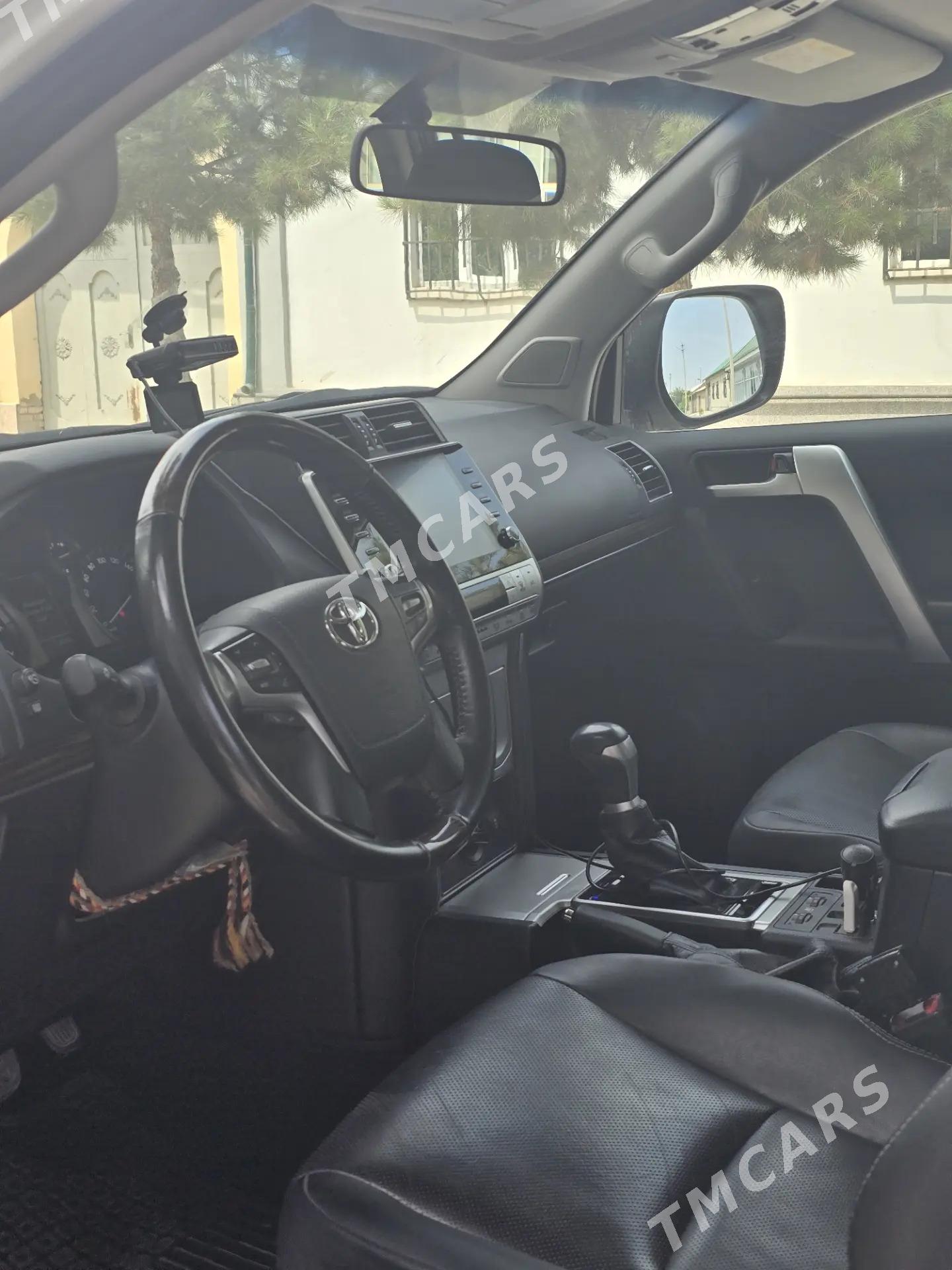 Toyota Land Cruiser Prado 2023 - 1 000 000 TMT - Саят - img 3