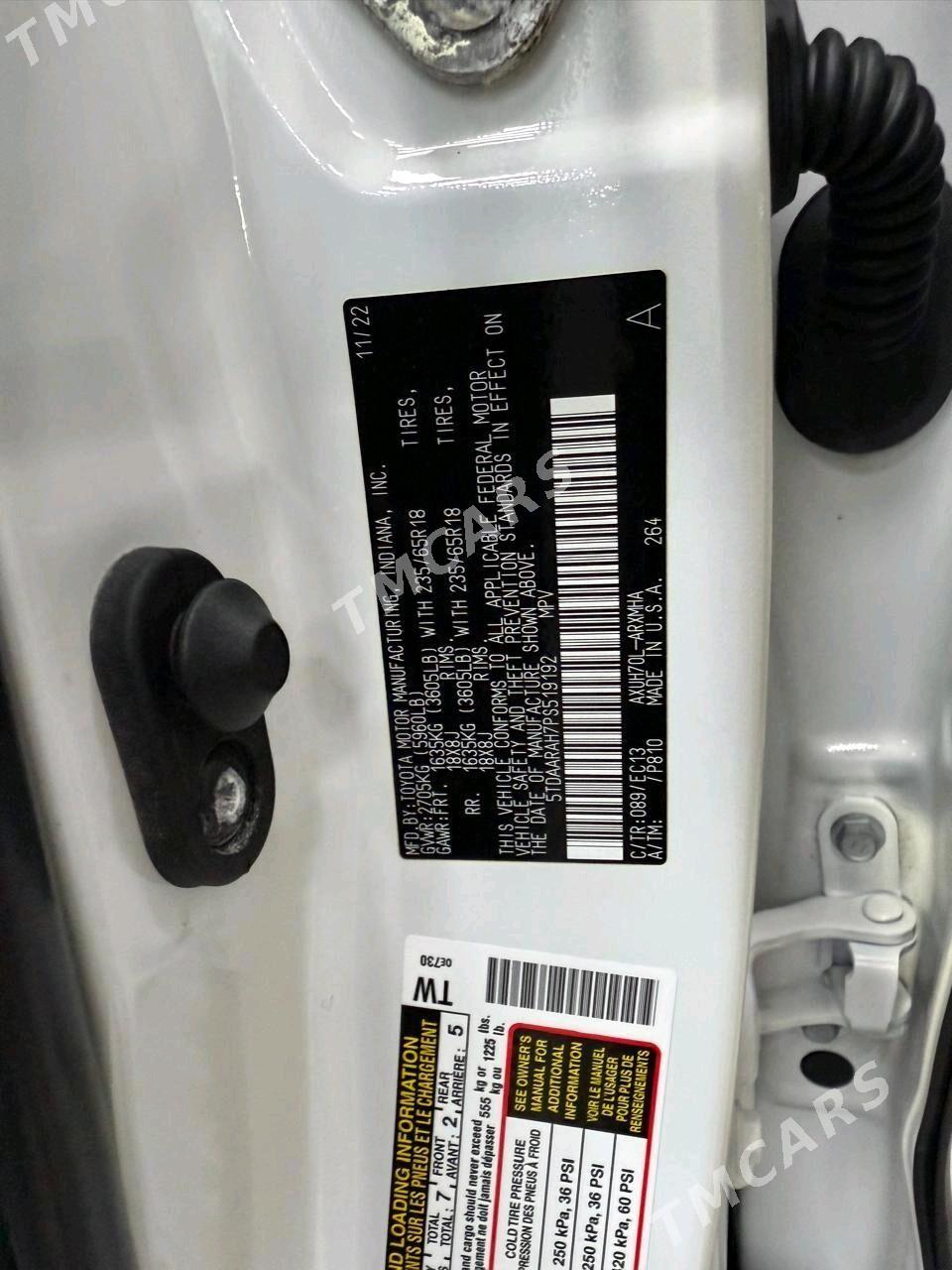Toyota Highlander Hybrid 2022 - 530 000 TMT - Ашхабад - img 4
