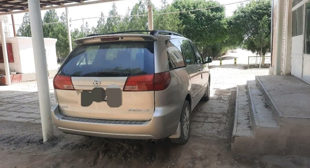 Toyota Sienna 2004 - 220 000 TMT - Гурбансолтан Едже - img 5