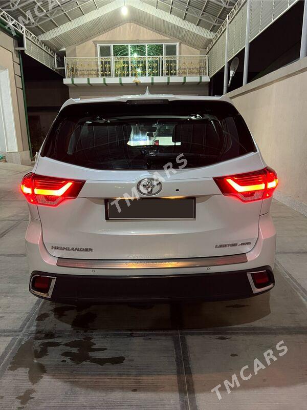 Toyota Highlander 2018 - 540 000 TMT - Aşgabat - img 8