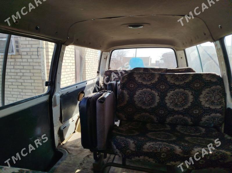 Toyota Hiace 2005 - 60 000 TMT - Каракумский этрап - img 5