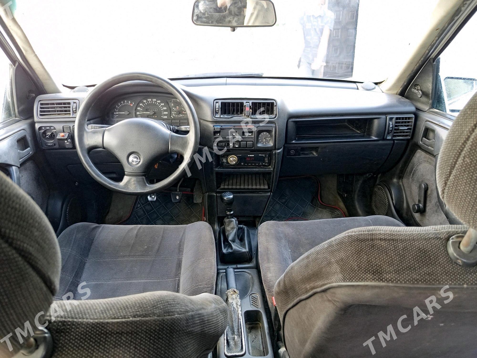 Opel Vectra 1991 - 16 000 TMT - Bäherden - img 4