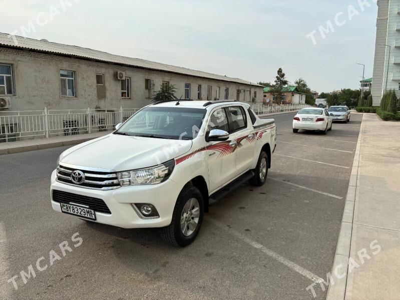 Toyota Hilux 2016 - 450 000 TMT - Мары - img 2