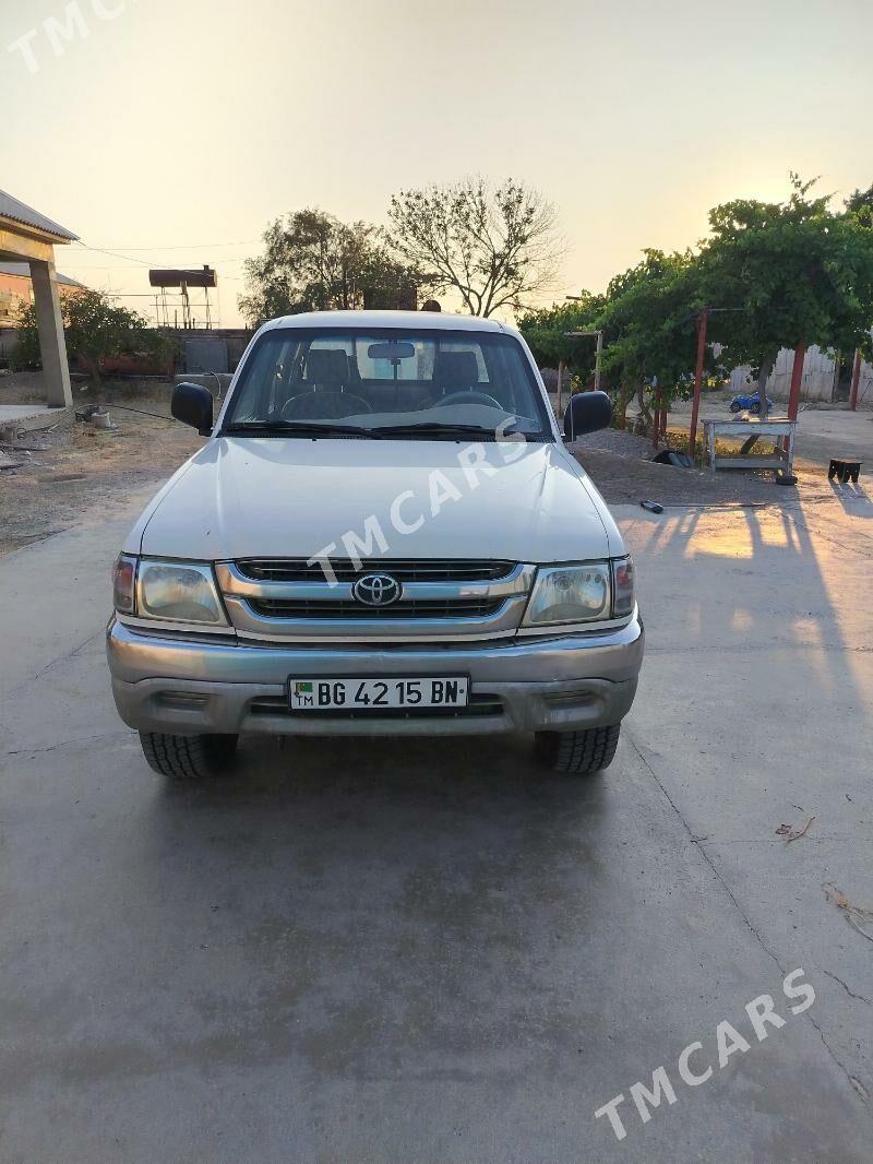 Toyota Hilux 2005 - 110 000 TMT - Hazar - img 3