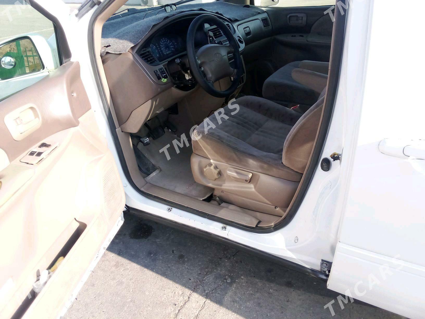 Toyota Sienna 2002 - 135 000 TMT - Туркменбаши - img 5